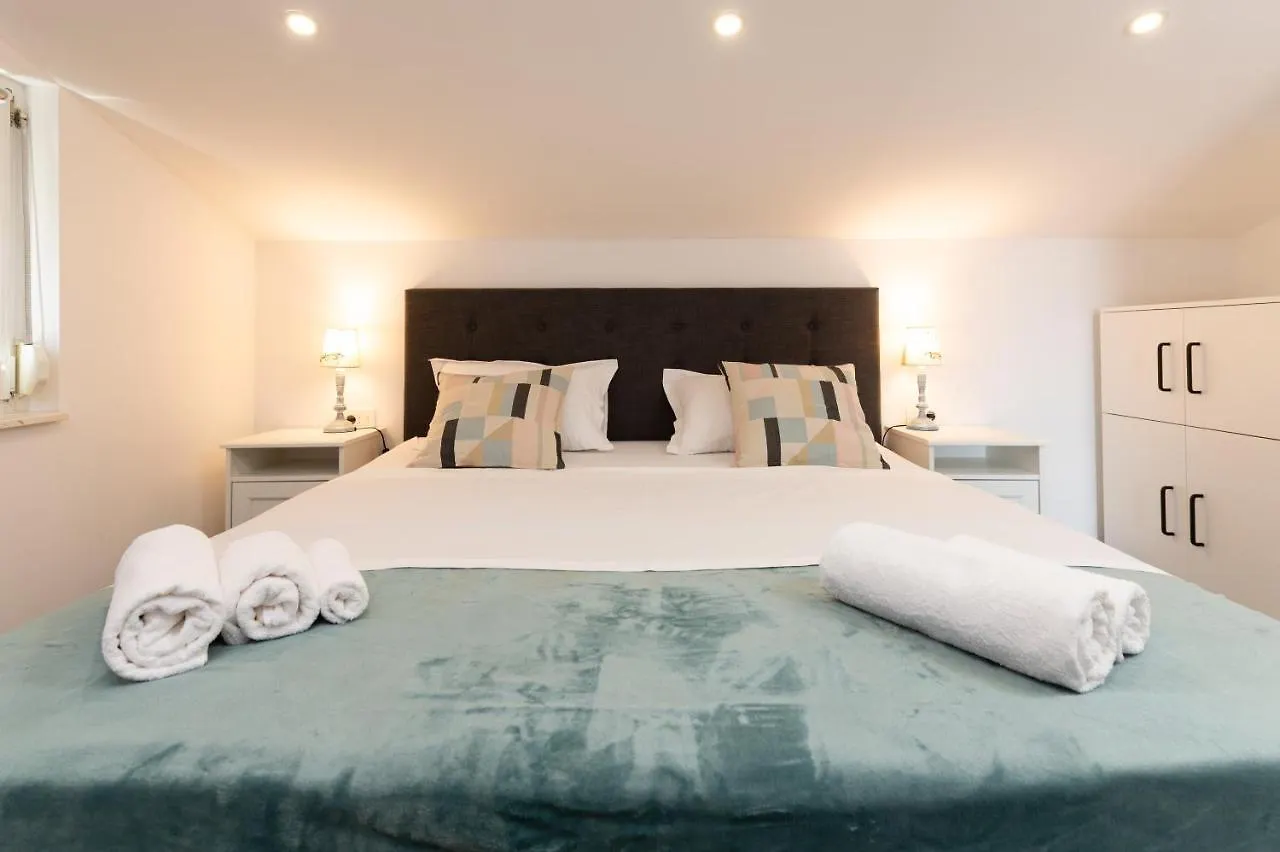 Olivae Apartments تروغير