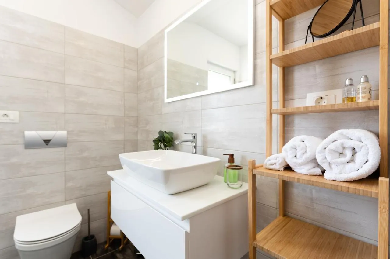 Olivae Apartments تروغير